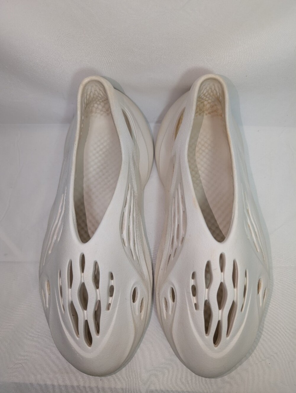 Adidas Yeezy Foam Runners - Picture 7 of 9